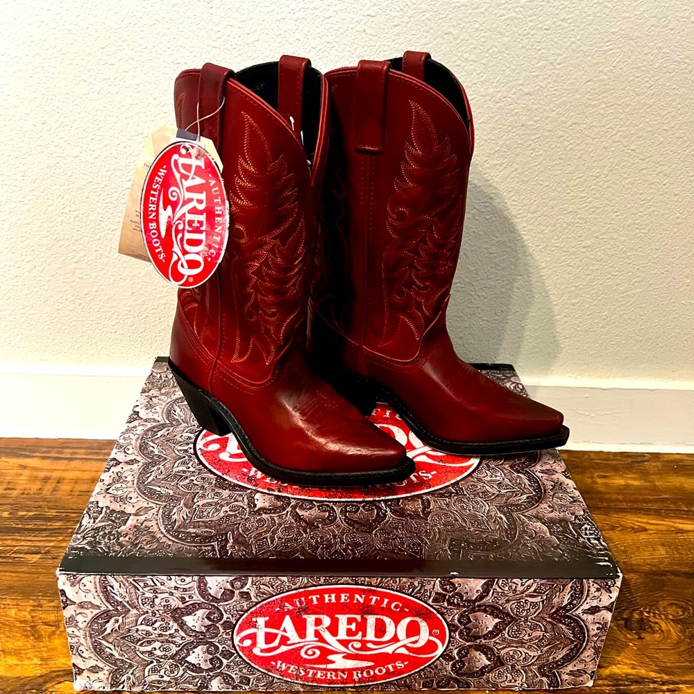 Womens authentic red western boots. New in box . Size 7